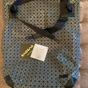 Issey Miyake Bao Bao Large Kuro W Facetwo-way Prism Shoulder Bag